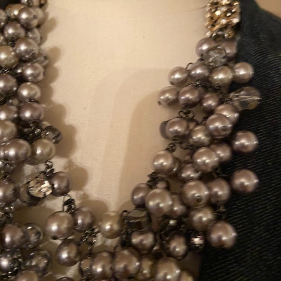 The limited small Jean blazer w beaded necklace - Picture 3 of 8